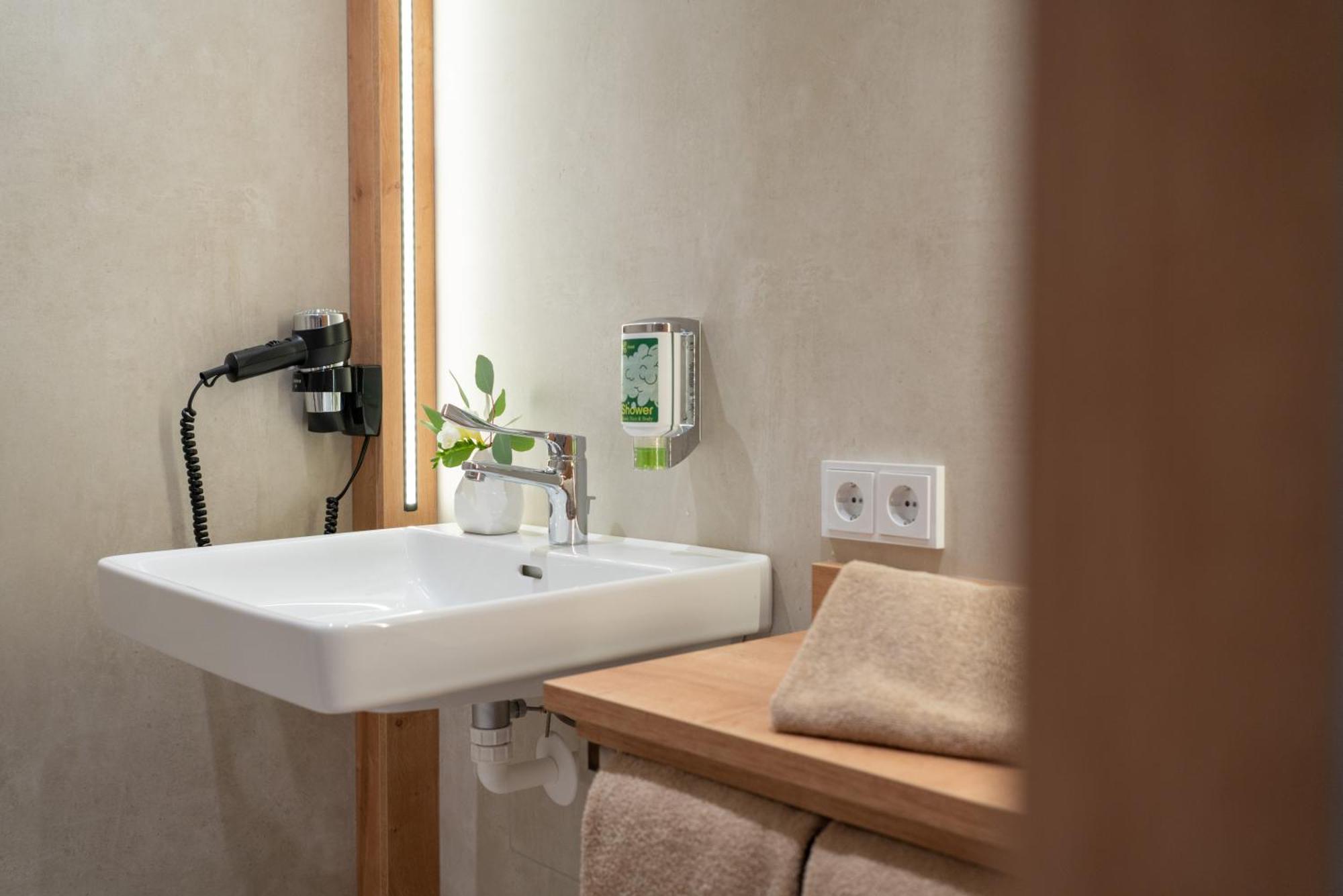 Eee Hotel Eberstalzell 外观 照片